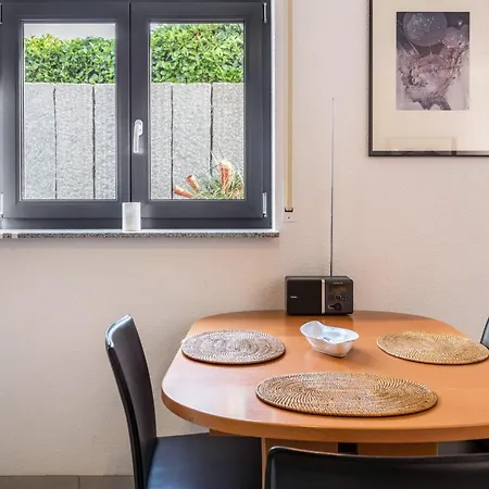 Ferienwohnung Lago 아파트 콘스탄츠